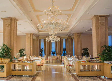 villa-cortine-palace-949552_640.jpg